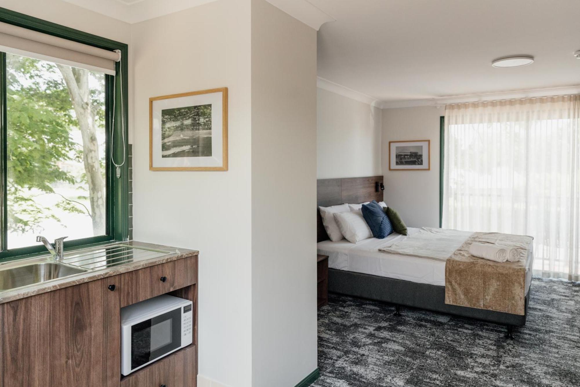 Wallaby Hotel Mudgeeraba Екстериор снимка