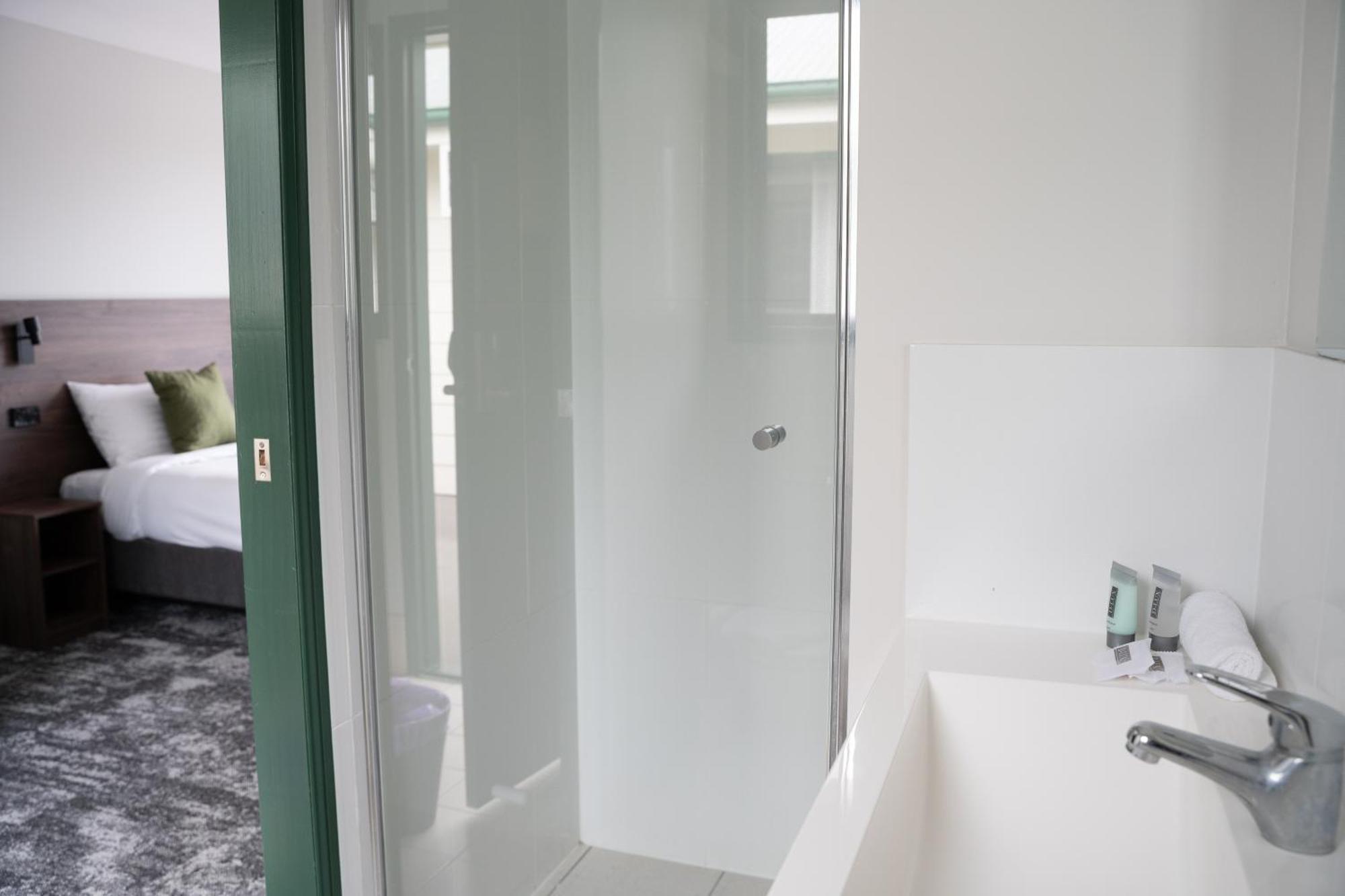 Wallaby Hotel Mudgeeraba Екстериор снимка