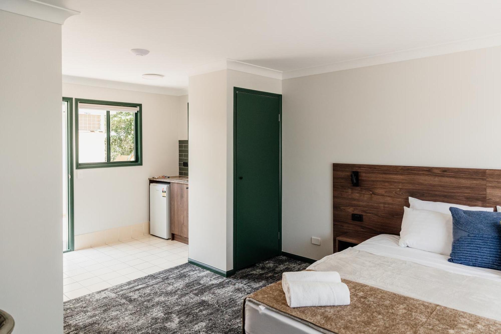 Wallaby Hotel Mudgeeraba Екстериор снимка
