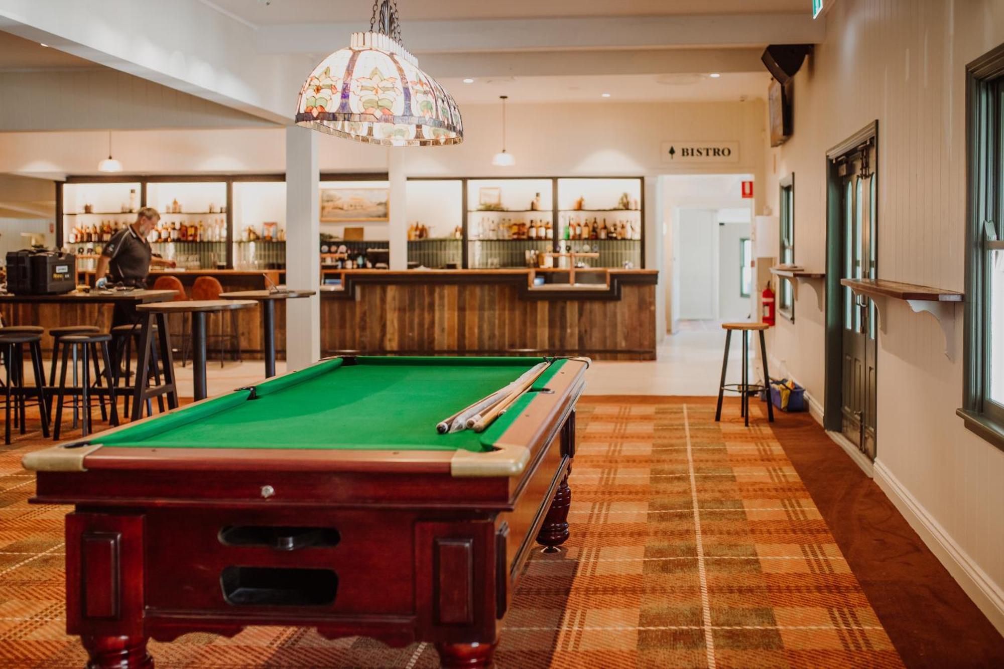 Wallaby Hotel Mudgeeraba Екстериор снимка